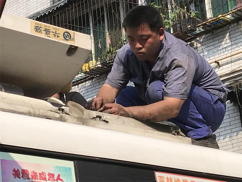 電工，檢修車輛空調.jpg